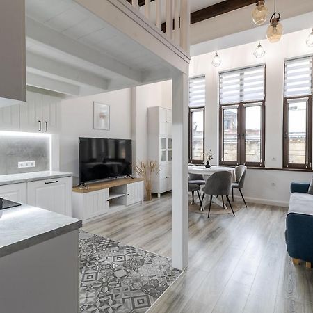 Inshiapartments On Slovatskoho Str Lviv Ngoại thất bức ảnh